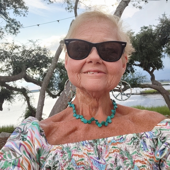 Trying again at 745 pm Eastern LAst Show before VaCay!!! - Picture 3 of 4